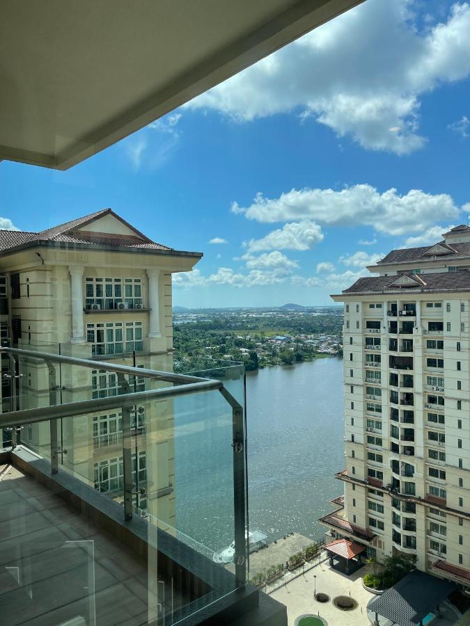 Cozzzy Hut @ Riverine Diamond Kuching Exterior foto